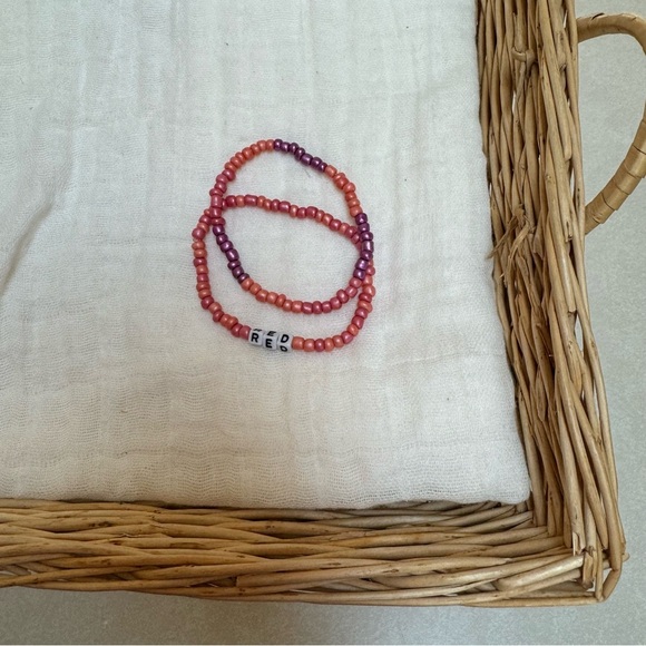 R E D ▪️ Taylor Swift Red Album Seed Bead Stacking Bracelet - Picture 5 of 6